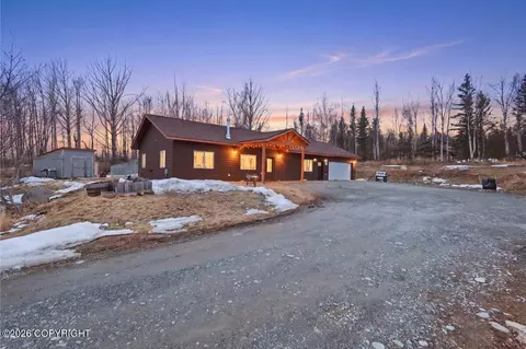 15039 E Clark Wolverine Rd, Palmer, AK 99645