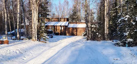 1901 W Cottonwood Creek Dr, Wasilla, AK 99654