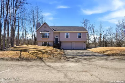 500 S Timberwood Cir, Palmer, AK 99645