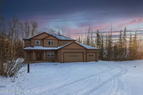 7996 E Sterling Cir, Palmer, AK 99645