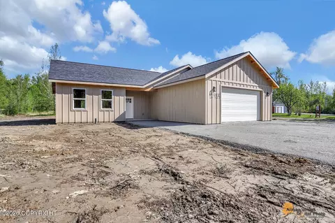 12455 E Soapstone Rd, Palmer, AK 99645