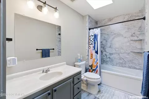 Bath - 18802 Driftwood Bay Dr, Eagle River, AK 99577 photo 2 of 4