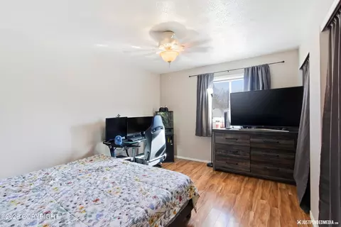 Bedroom - 18802 Driftwood Bay Dr, Eagle River, AK 99577 photo 3 of 7