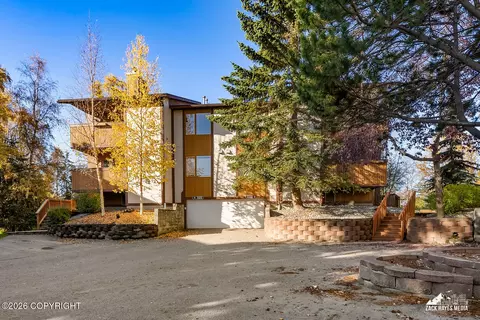 7322 Huntsmen Cir #18D, Anchorage, AK 99518