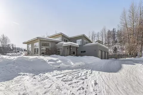 8000 Lucy St, Anchorage, AK 99502