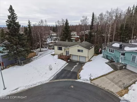 9420 Strathmore Dr, Anchorage, AK 99502
