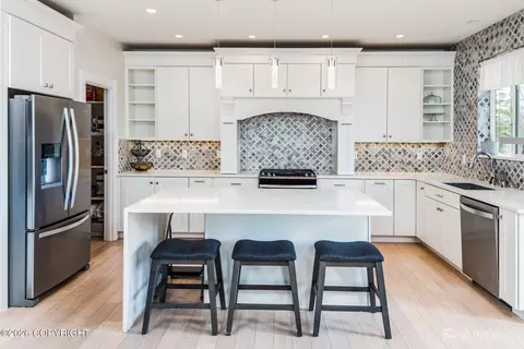 3030 E Sandman Cir, Wasilla, AK 99654