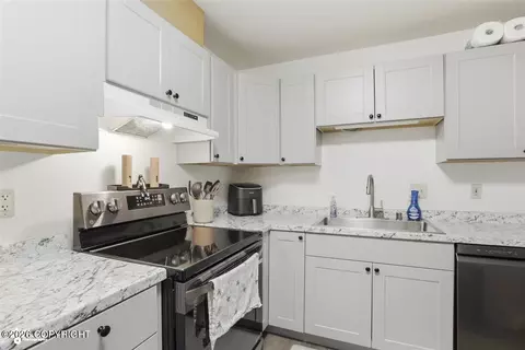 Kitchen - 4510 Wright St # 17, Anchorage, AK 99507 photo 1 of 3