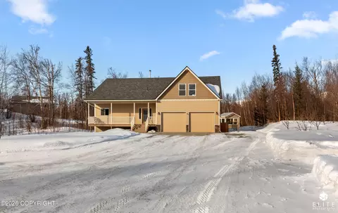 5520 N Bonnie Dr, Palmer, AK 99645