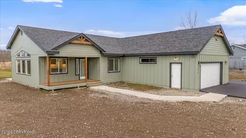 8542 S Eagle View Cir, Palmer, AK 99645