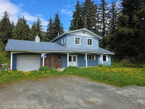 862 Spruce Grove Rd, Haines, AK 99827