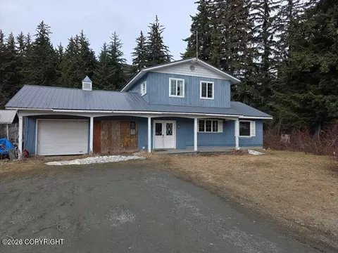 862 Spruce Grove Rd, Haines, AK 99827