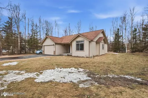 1065 W Sunrise Mountain Cir, Wasilla, AK 99654