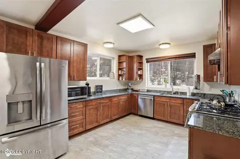 Kitchen - 14632 Don Cir, Eagle River, AK 99577 photo 3 of 8