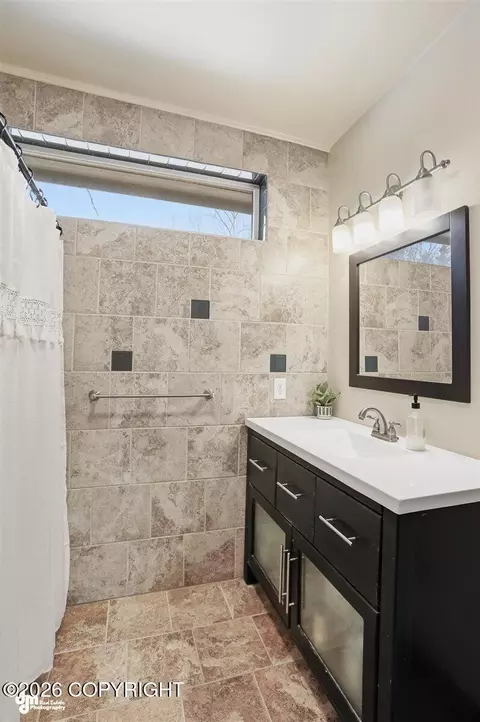 Bath - 14632 Don Cir, Eagle River, AK 99577 photo 2 of 7