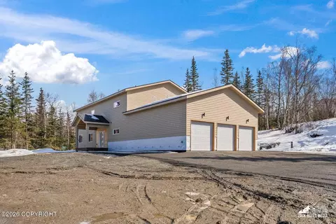 10581 Hillside Dr, Anchorage, AK 99507