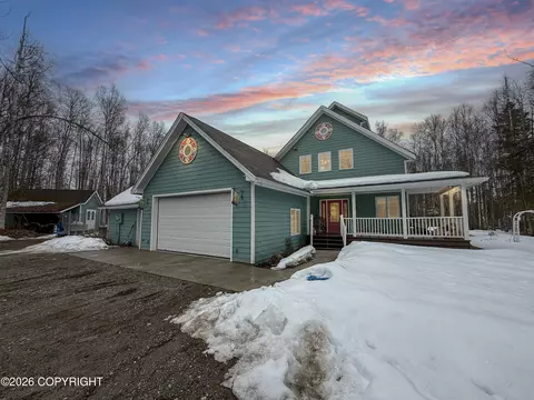 10502 N Lakes O The Su Dr, Willow, AK 99688
