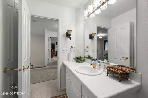 Bath - 27724 Vantage Ave, Eagle River, AK 99577 photo 2 of 7