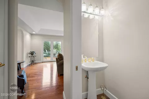 Entry Way - 27724 Vantage Ave, Eagle River, AK 99577 photo 3 of 10