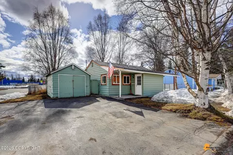 5708 Armstrong Ln, Anchorage, AK 99504