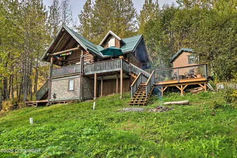 1298 Cottonwood Ln, Homer, AK 99603