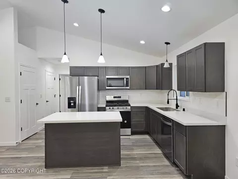 2416 E Oban Cir, Palmer, AK 99645