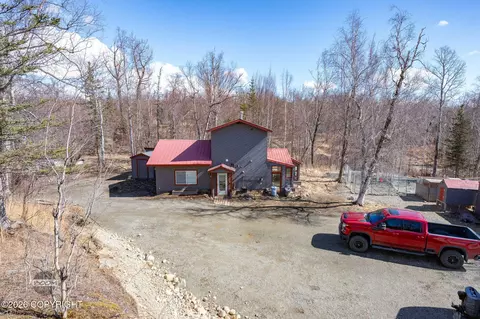 6061 N Anjanette Dr, Palmer, AK 99645
