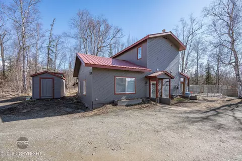 6061 N Anjanette Dr, Palmer, AK 99645