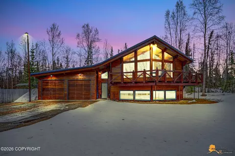 8219 Nadine St, Anchorage, AK 99507