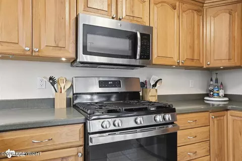 Kitchen - 19207 Middleton Loop, Eagle River, AK 99577 photo 3 of 4