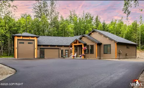 365 W Crestwood Ave, Wasilla, AK 99654