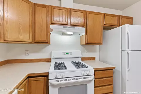 Kitchen - 9456 Morningside Loop, Anchorage, AK 99515 photo 9 of 10