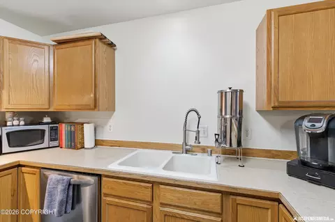 Kitchen - 9456 Morningside Loop, Anchorage, AK 99515 photo 4 of 10