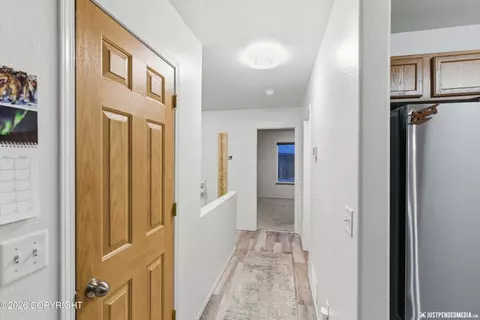 Entry Way - 9456 Morningside Loop, Anchorage, AK 99515 photo 4 of 8
