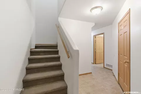 Entry Way - 9456 Morningside Loop, Anchorage, AK 99515 photo 6 of 8