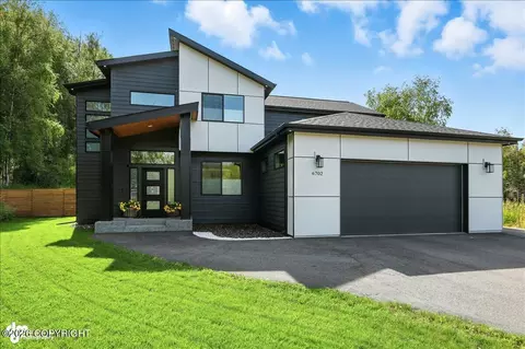 6702 N Goodwin Cir, Palmer, AK 99645