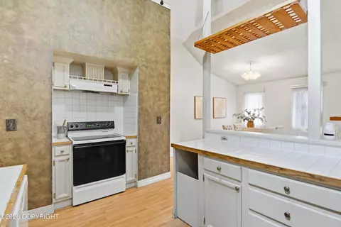 Kitchen - 100 Bunnell St # 8A, Anchorage, AK 99508 photo 3 of 3