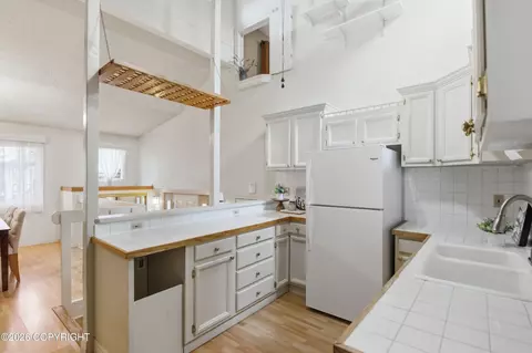 Kitchen - 100 Bunnell St # 8A, Anchorage, AK 99508 photo 1 of 3