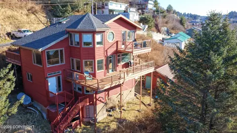 211 W Hillcrest St, Kodiak, AK 99615