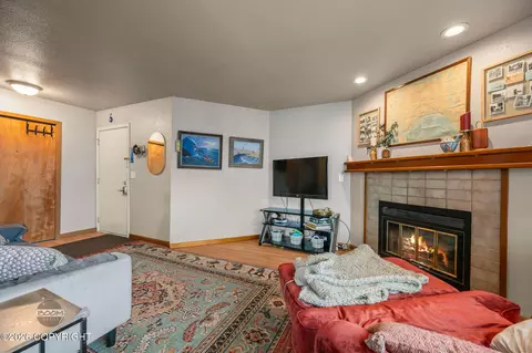 7740 Mayfair Dr, Anchorage, AK 99502