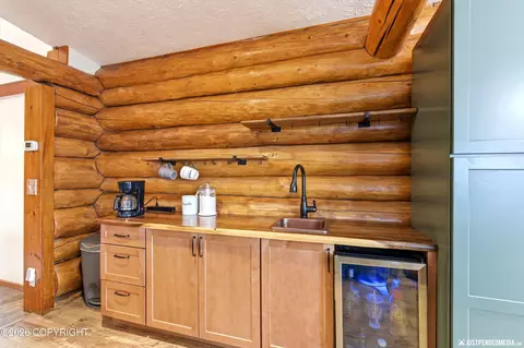 Kitchen - 19118 Jamie Dr, Eagle River, AK 99577 photo 4 of 9