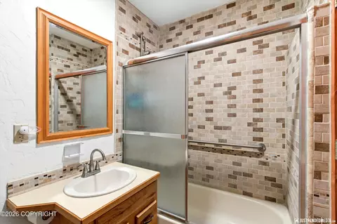 Bath - 19118 Jamie Dr, Eagle River, AK 99577 photo 5 of 7
