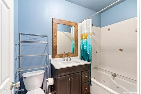 Bath - 19118 Jamie Dr, Eagle River, AK 99577 photo 2 of 7