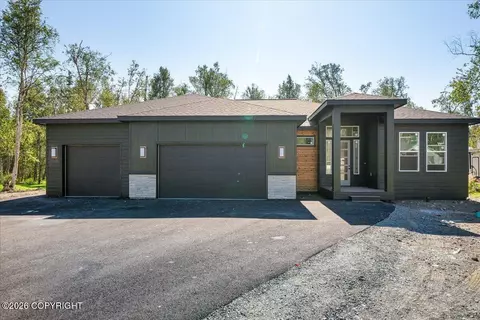 1966 W Cashatt Ave, Wasilla, AK 99654