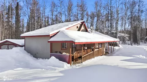 49737 S Bendapole Rd, Willow, AK 99688