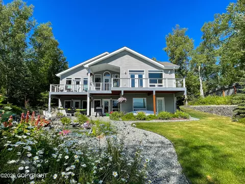 550 W Selina Ln, Wasilla, AK 99654