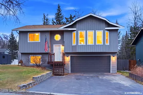 8827 Kak Island St, Eagle River, AK 99577