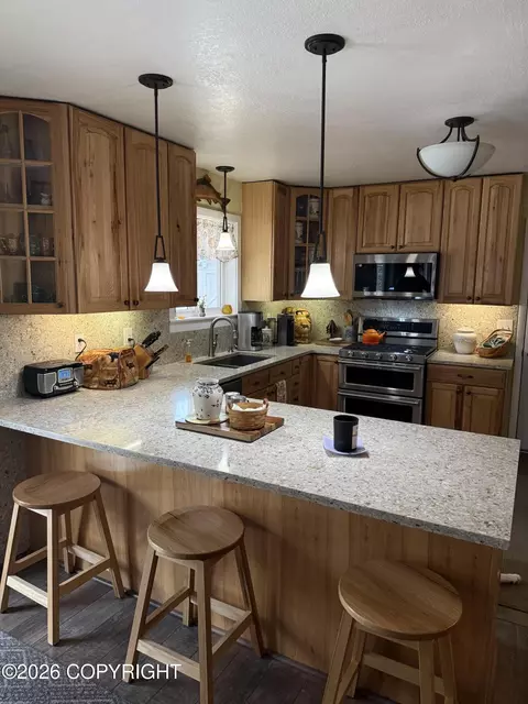 Kitchen - 13812 Knob Hill Dr, Eagle River, AK 99577 photo 1 of 2