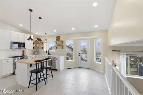 Kitchen - 20712 Williamsburg Dr, Eagle River, AK 99577 photo 1 of 5