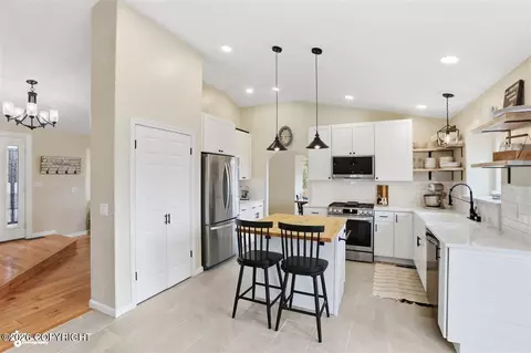 Kitchen - 20712 Williamsburg Dr, Eagle River, AK 99577 photo 3 of 5